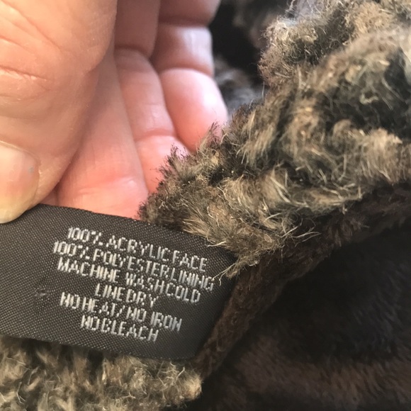 Fabulous Furs by Donna Salyers Faux Fur Shawl Collar Wrap Stole EUC - Picture 3 of 7